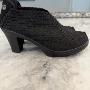 bernie mev. Black Woven Heeled Shoes